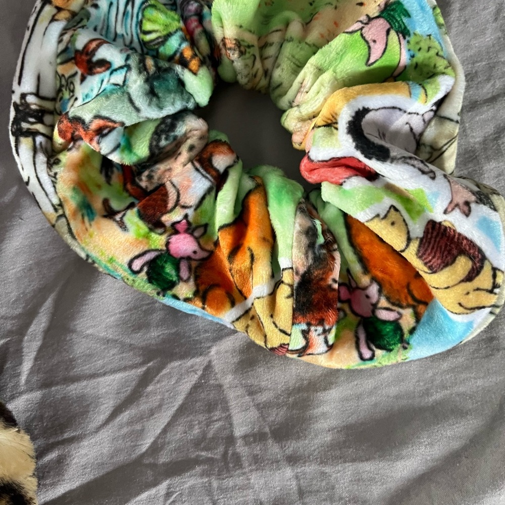 Set of 9 Minky scrunchies - Picture 5 of 5